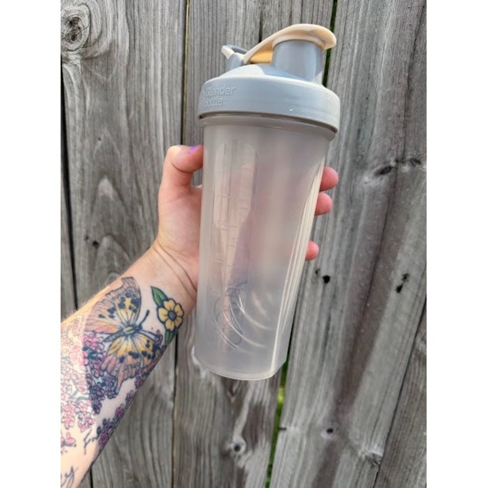Fitness Gym BlenderBottle Shaker Cup 20oz Grey Classic Protein Mixer
